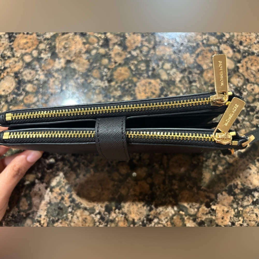Michael Kors Black Saffiano Wristlet wallet with Gold Logo - Picture 4 of 6